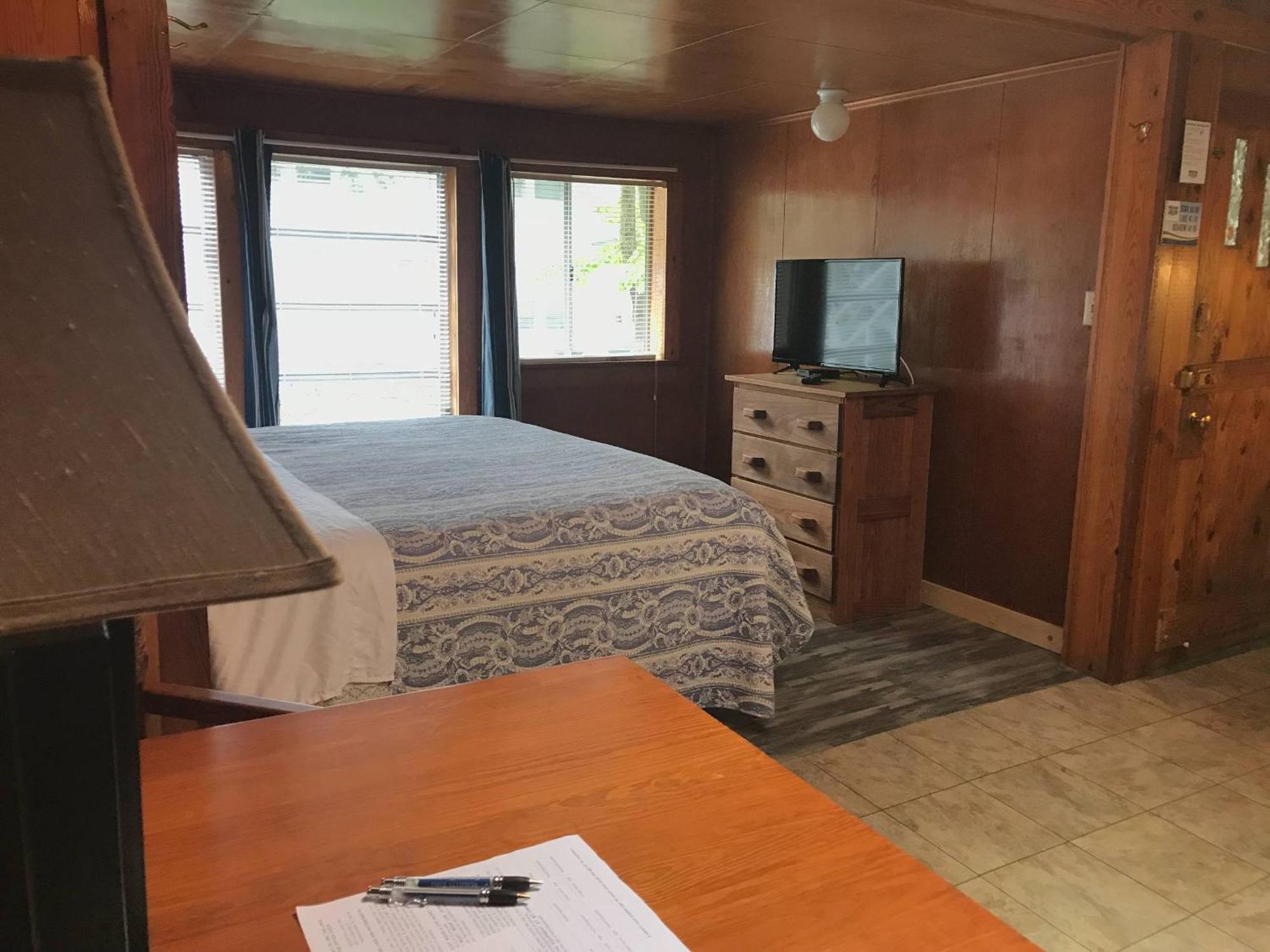 Mountain Lake Cottages ヘンダーソンビル エクステリア 写真