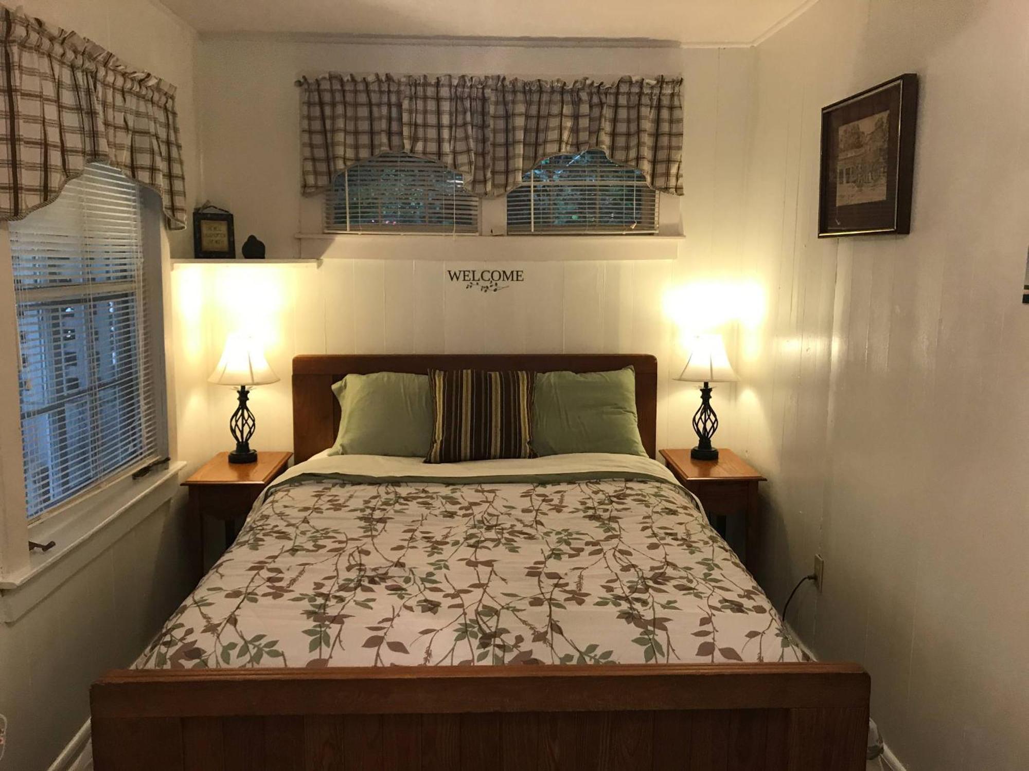 Mountain Lake Cottages ヘンダーソンビル エクステリア 写真