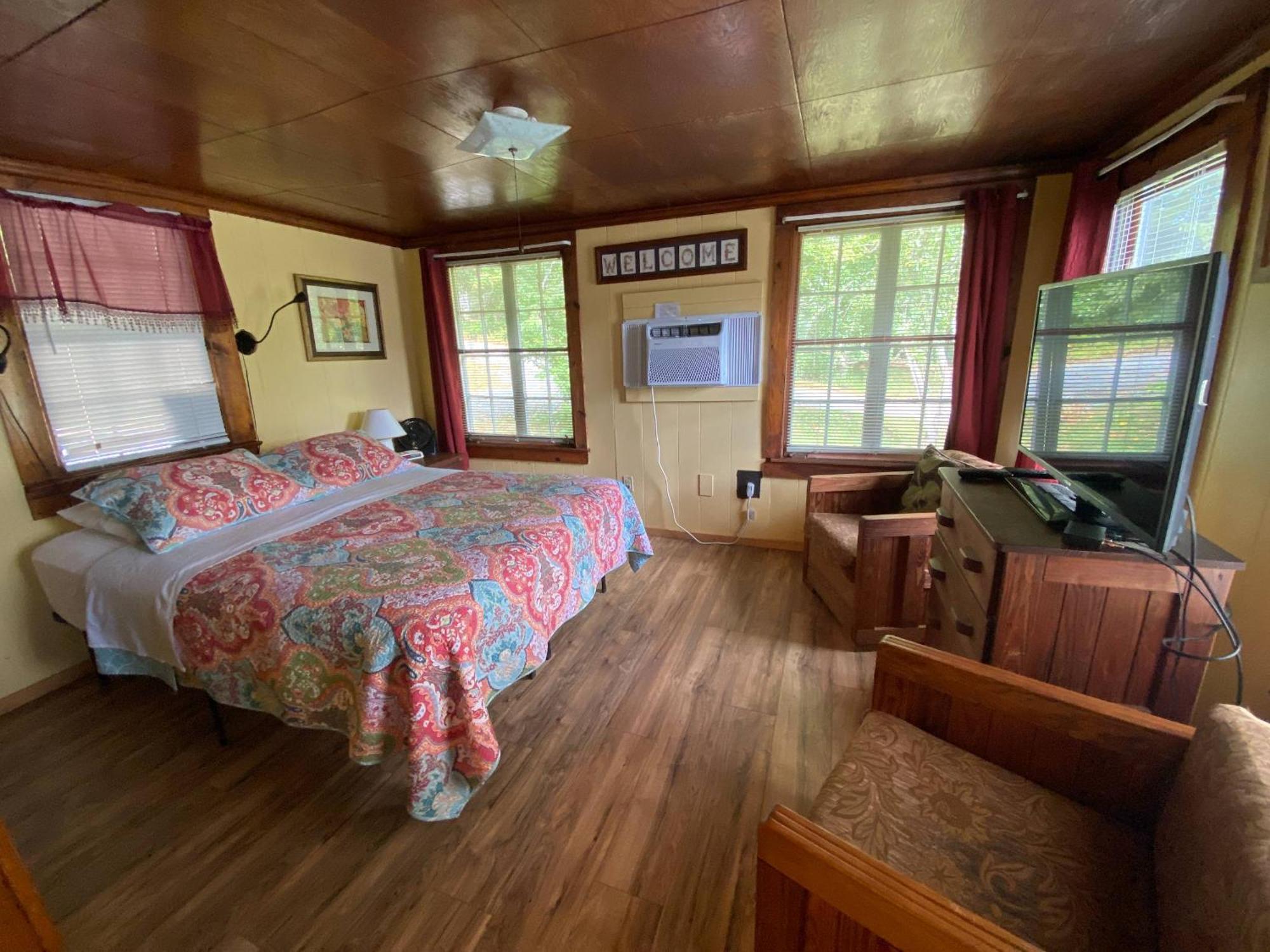 Mountain Lake Cottages ヘンダーソンビル エクステリア 写真