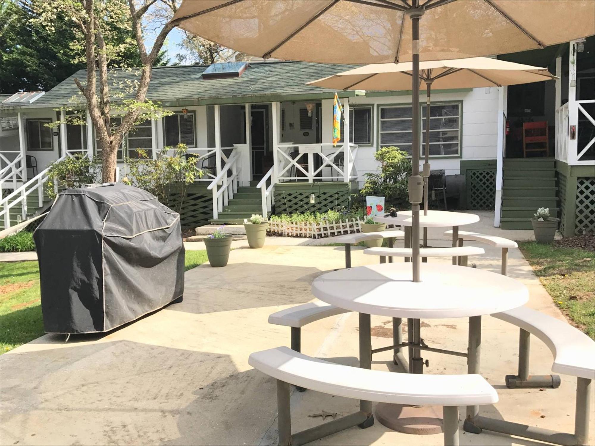 Mountain Lake Cottages ヘンダーソンビル エクステリア 写真