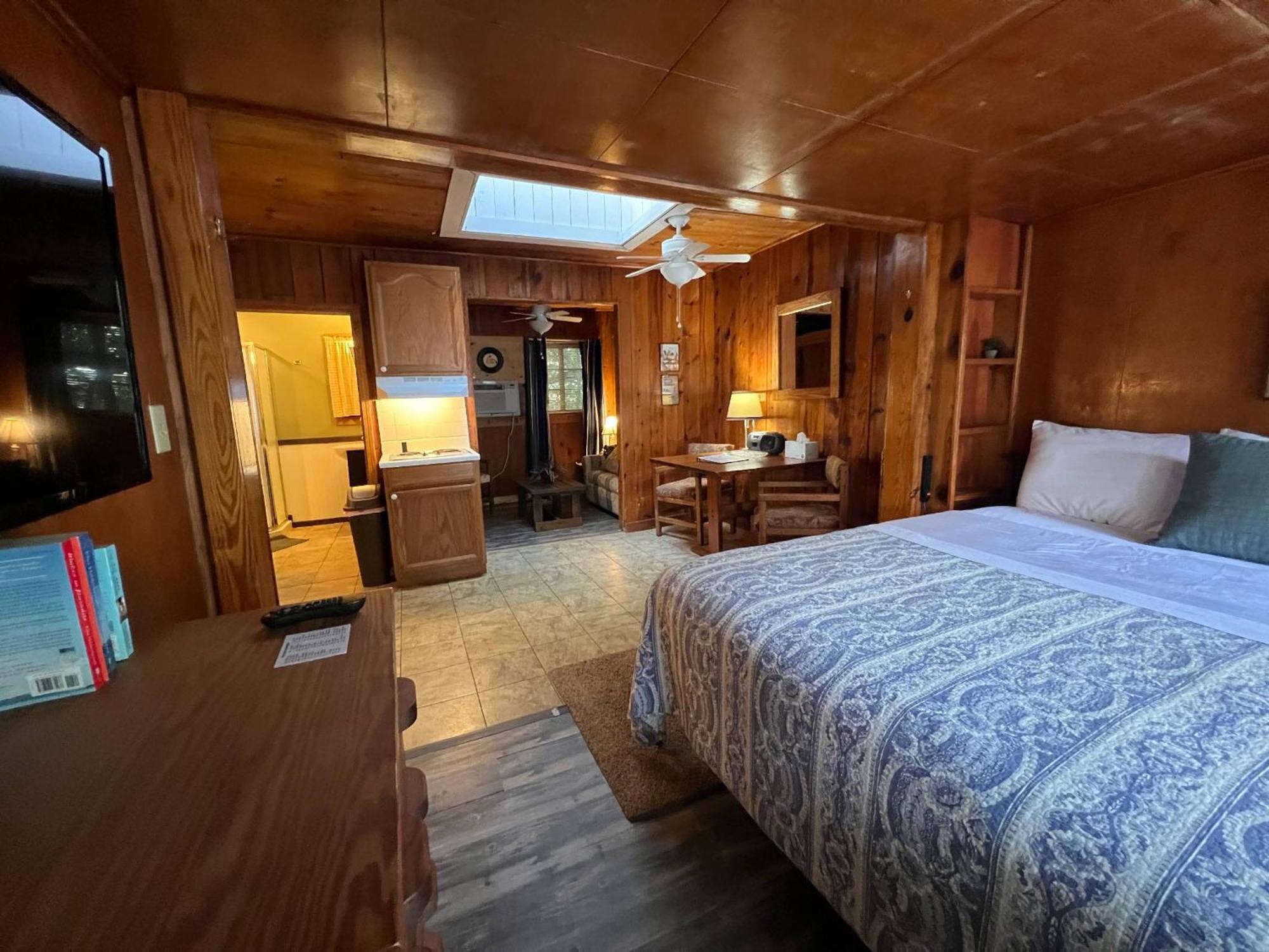 Mountain Lake Cottages ヘンダーソンビル エクステリア 写真
