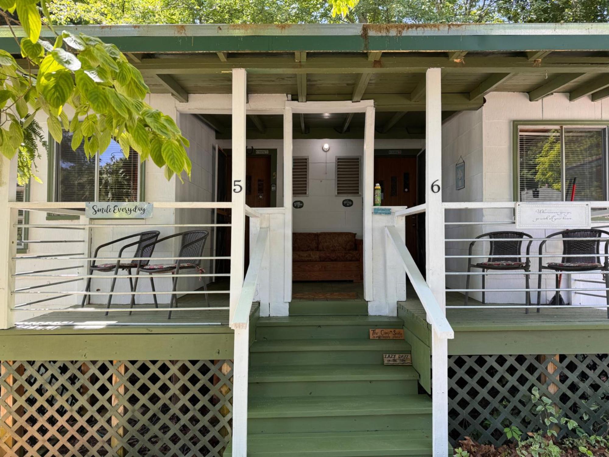 Mountain Lake Cottages ヘンダーソンビル エクステリア 写真