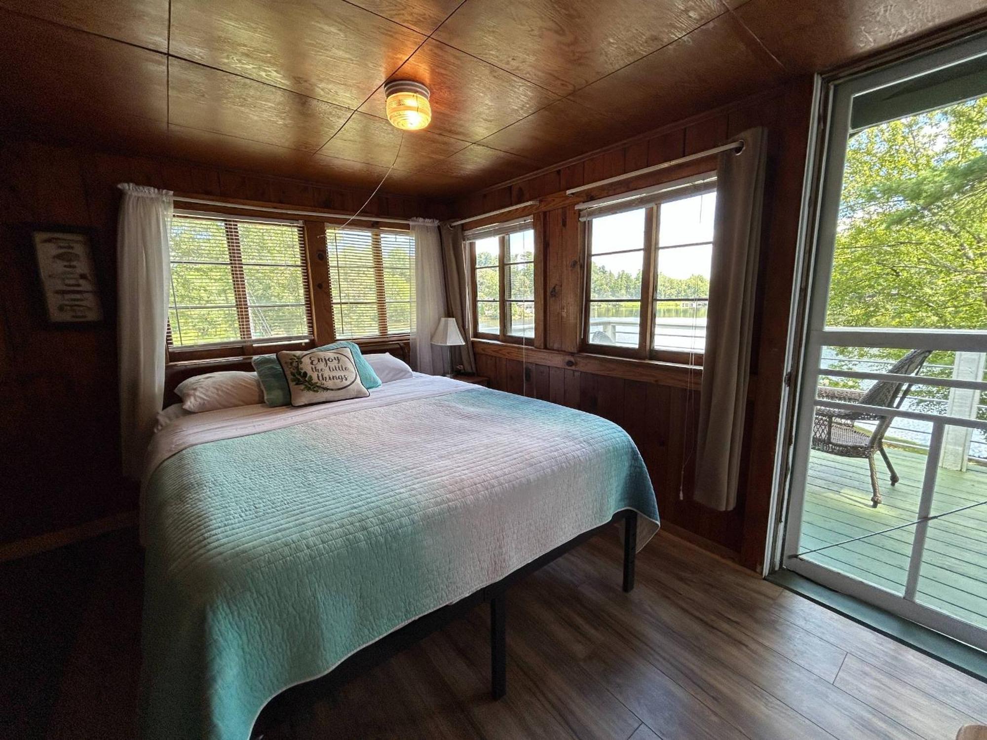 Mountain Lake Cottages ヘンダーソンビル エクステリア 写真