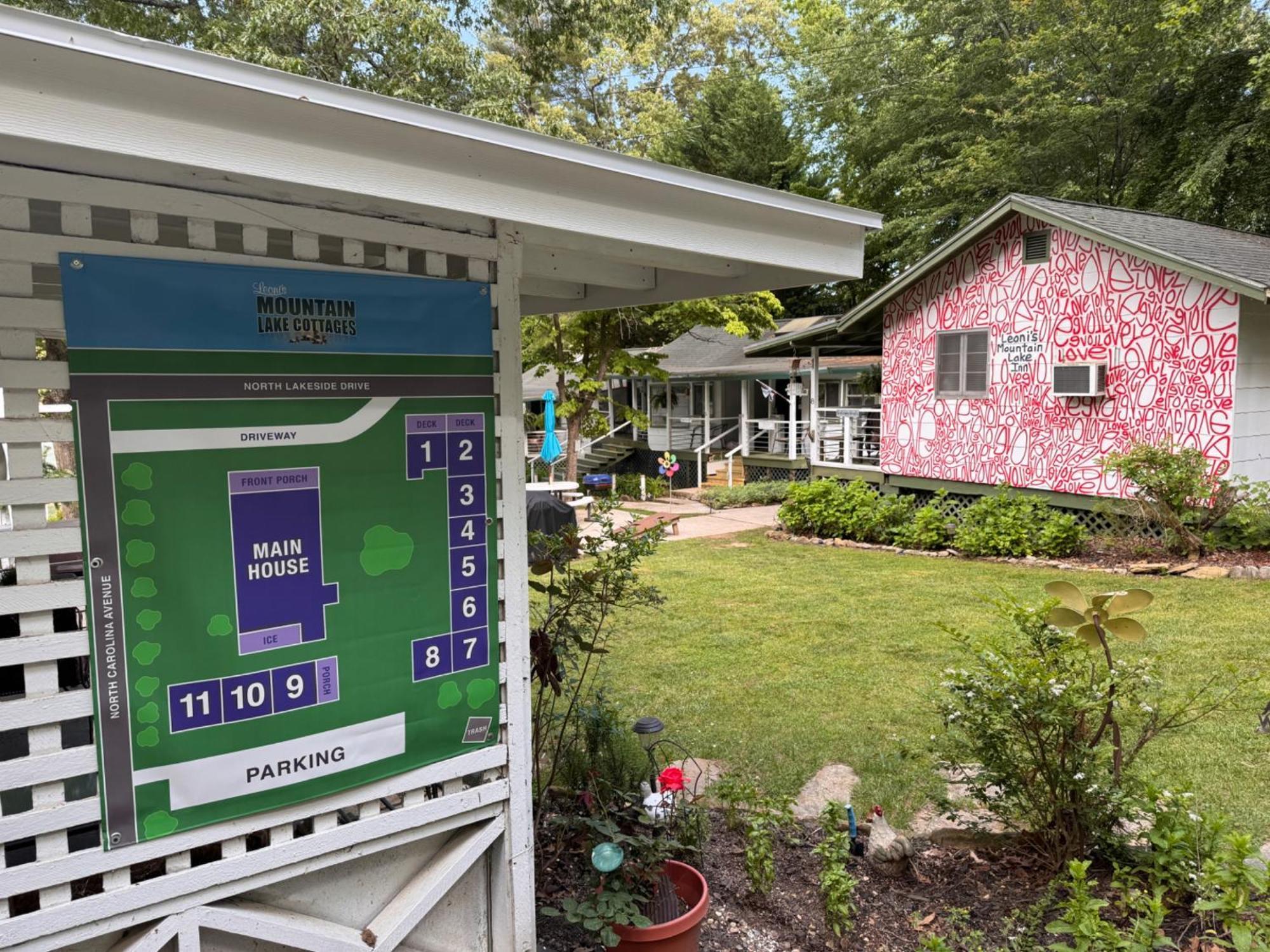 Mountain Lake Cottages ヘンダーソンビル エクステリア 写真