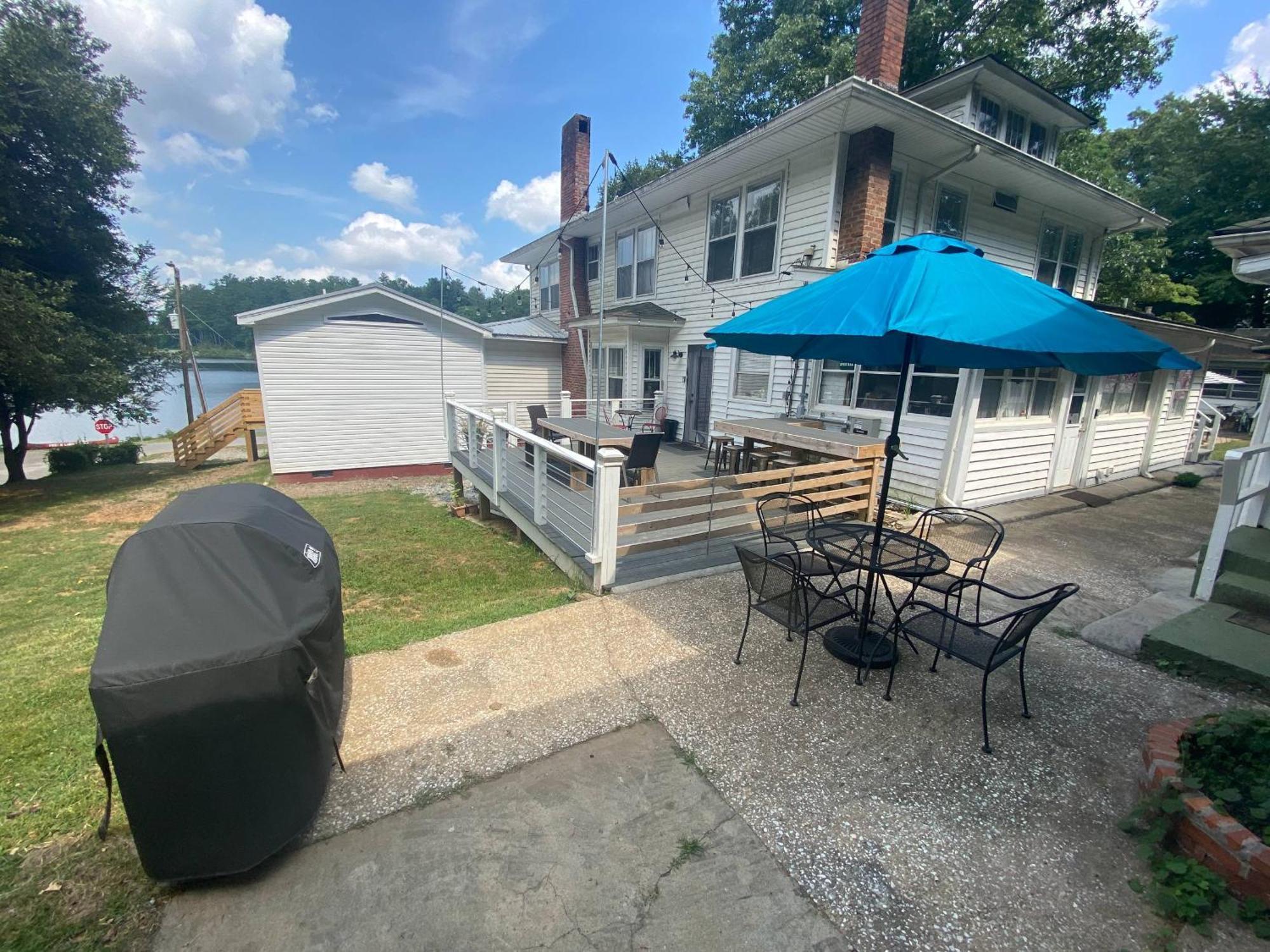 Mountain Lake Cottages ヘンダーソンビル エクステリア 写真