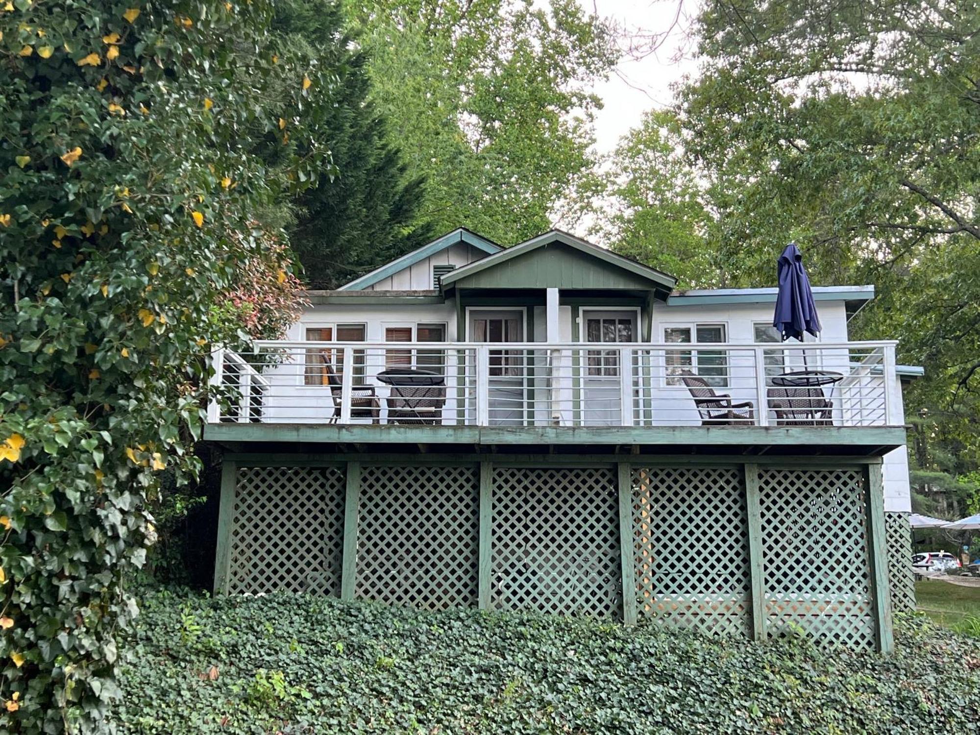 Mountain Lake Cottages ヘンダーソンビル エクステリア 写真