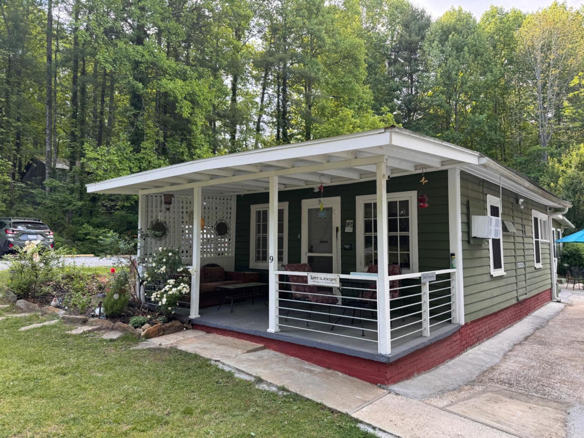 Mountain Lake Cottages ヘンダーソンビル エクステリア 写真