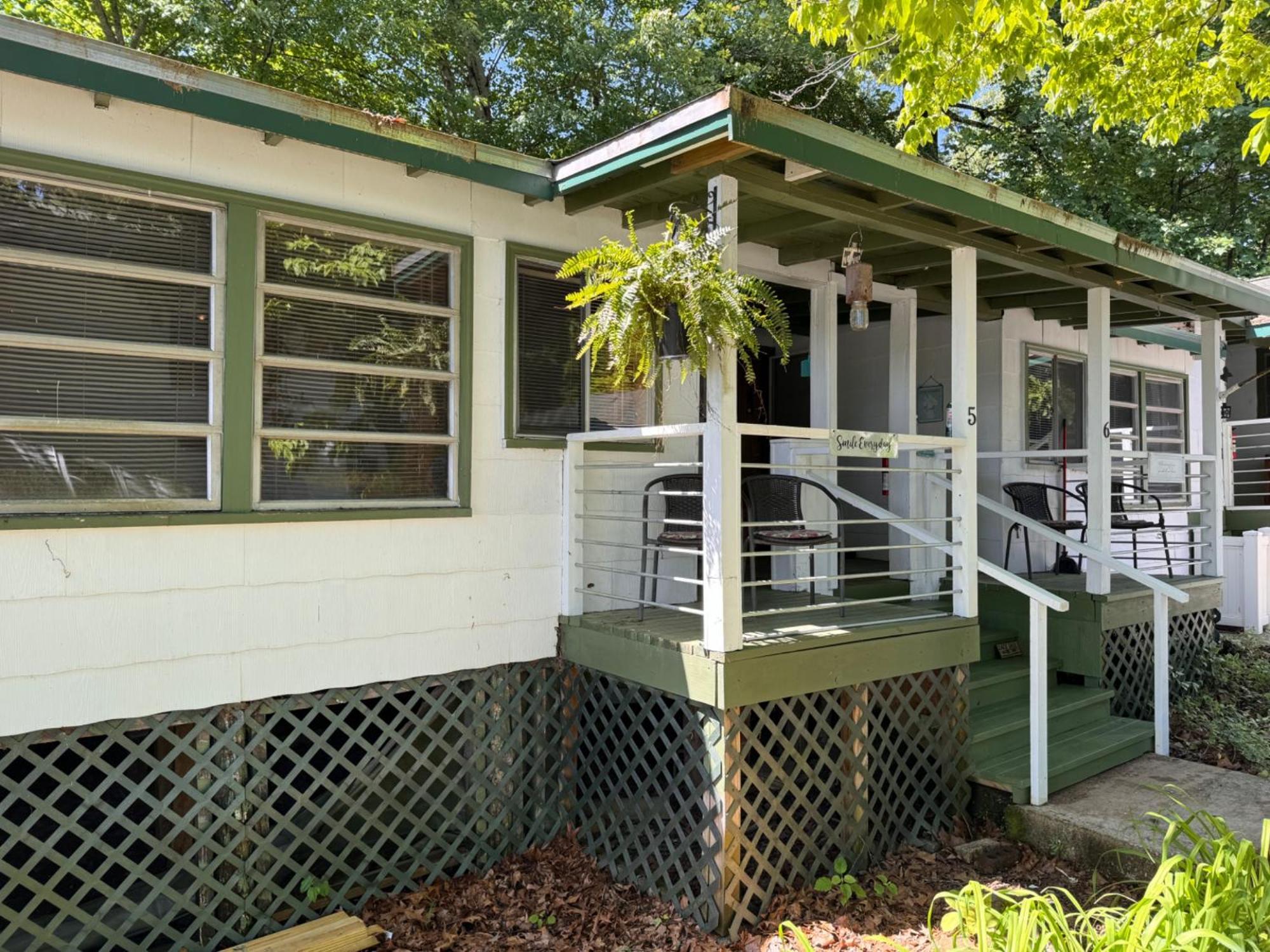 Mountain Lake Cottages ヘンダーソンビル エクステリア 写真