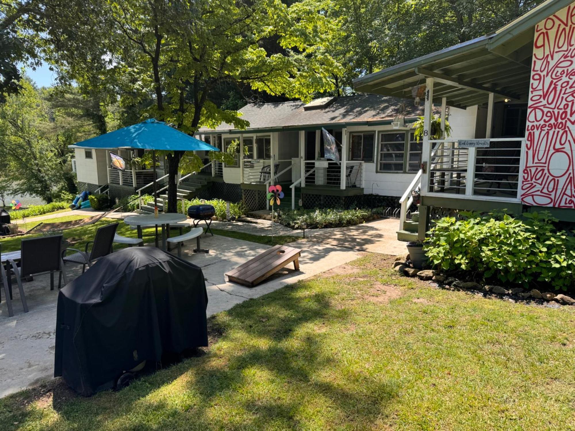 Mountain Lake Cottages ヘンダーソンビル エクステリア 写真