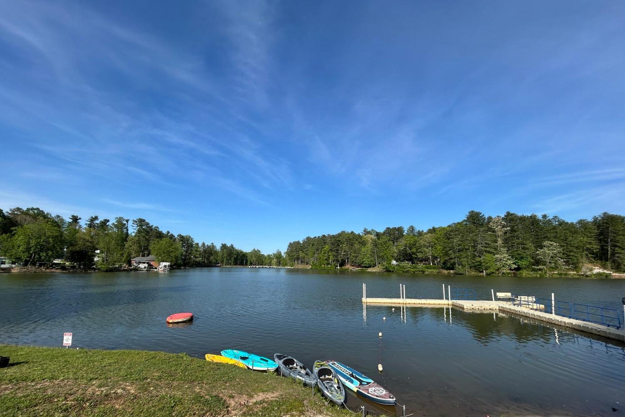 Mountain Lake Cottages ヘンダーソンビル エクステリア 写真
